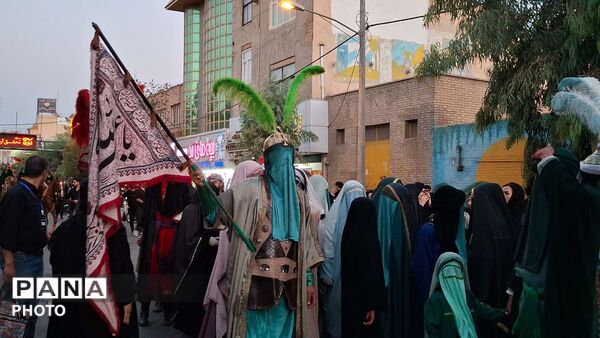 مراسم علَم کشی و کاروان نمادین اسرای کربلا در قم