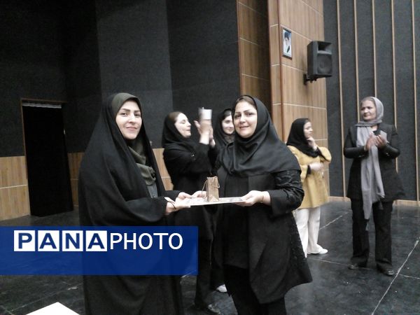 جلسه انجمن اولیا و مربیان مدرسه هدی1 شهرستان قدس