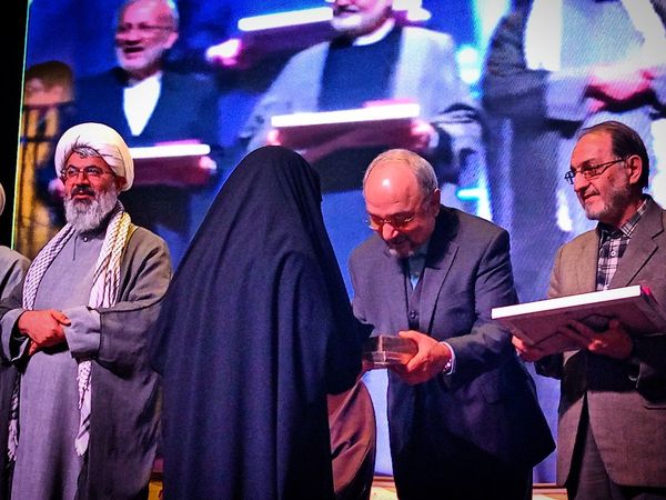 آیین اختتامیه ترنم وحی با تجلیل از برترین های قرآنی