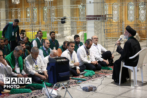 سفره افطاری حرم کریمه اهل بیت(س) در ماه ضیافت الهی