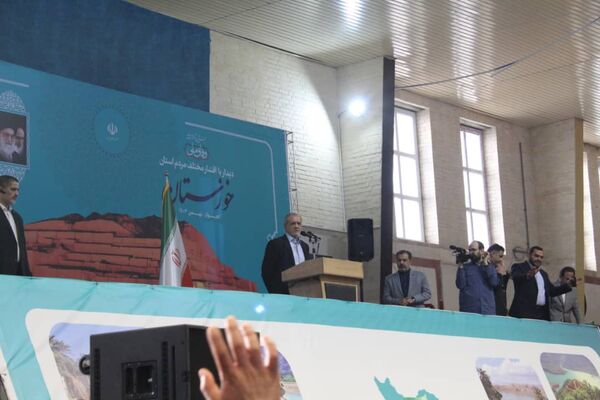 استقبال مردم اهواز از رئیس جمهوری