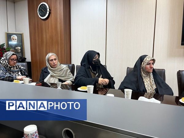 برپایی میز خدمت در فرمانداری شهرستان ملارد به مناسبت هفته بهزیستی 