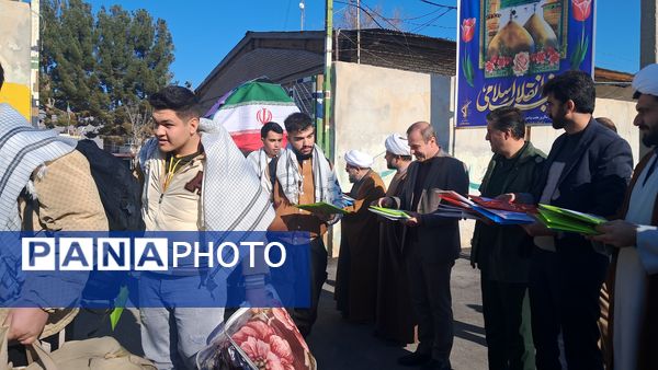 اعزام دانش‌آموزان پسر آشخانه به راهیان نور 