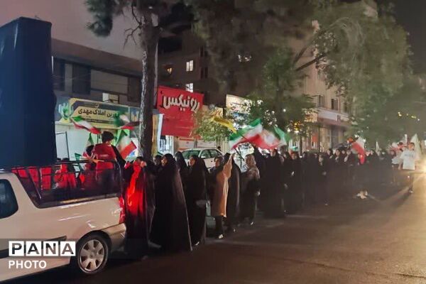مردم با موج 100 ام تجمعات شبانه حماسه‌ای دیگر برپا کردند