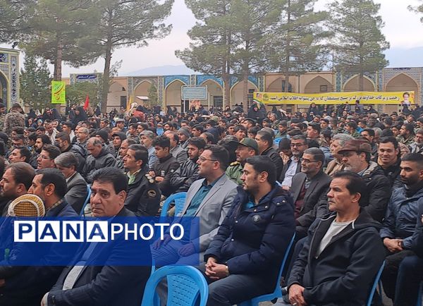  غبارروبی مزار شهدا در نیشابور 