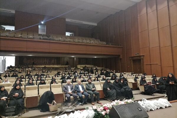 تقدیر از ستارگان علمی، فرهنگی و ورزشی دختر به‌مناسبت دهه کرامت