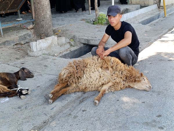 عاشورای حسینی در آشخانه و ۷۲ دیگ غذای نذری