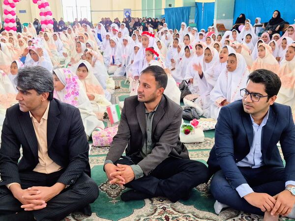 آیین سپیدپوشان؛ جشن تکلیف دختران عنبرآباد