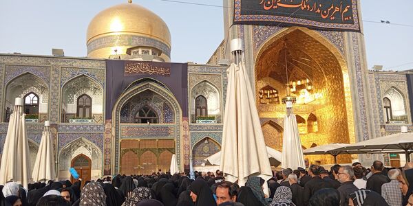 مراسم زنجیر زنی و سینه زنی به مناسبت شهادت امام رضا علیه السلام 