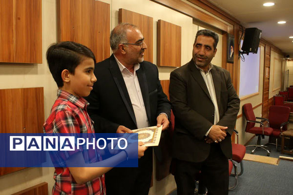 تقدیر از دانش‌آموزخبرنگاران برگزیده رویداد «فرزندان انقلاب» در قم