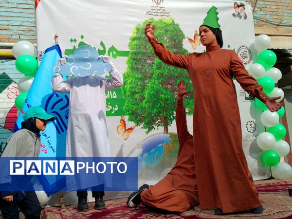روز درختکاری در منطقه ۱۶