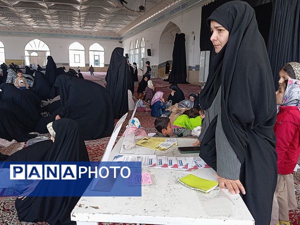 برپایی غرفه کودک در نمازجمعه شهرستان کاشمر 