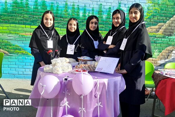 بازارچه کارآفرینی در دبیرستان حجاب