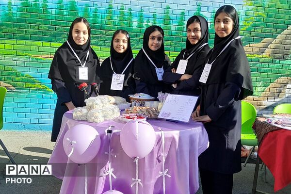 بازارچه کارآفرینی در دبیرستان حجاب