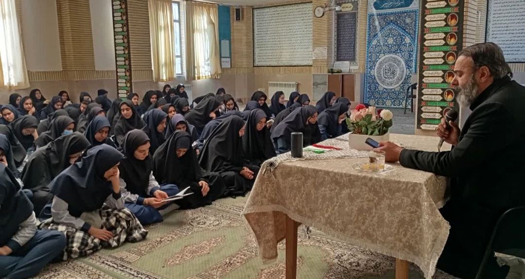 ایام فاطمیه و فضایی با نور و معنویت در دبیرستان نمونه محبوبی 