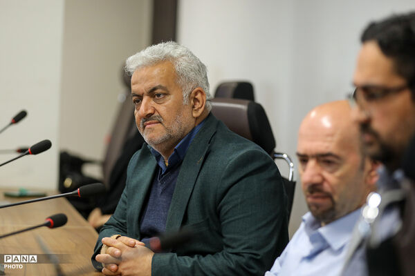 دیدار صمیمانه وزیر آموزش و پرورش با کارکنان معاونت پرورشی و فرهنگی