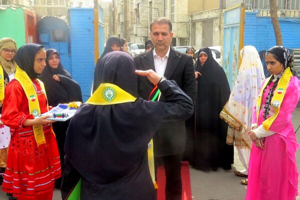 فجر دانش آموزی در قلبِ ری