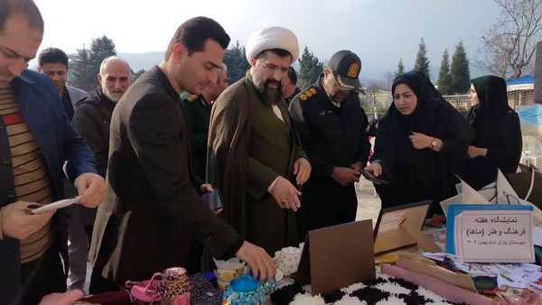 طنین زنگ انقلاب در مدارس گلوگاه