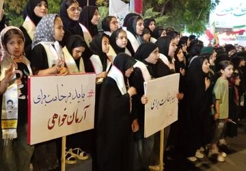 اجرای همگانی سرود «باید برخاست» همزمان با اجتماعات شبانه مردمی در بجنورد