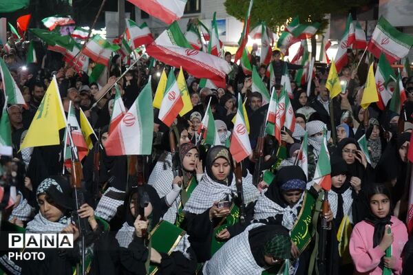 تجلیل از دخترانِ شهدا و یادآوری فداکاری دختران میناب در شب‌های لاله نظرآباد
