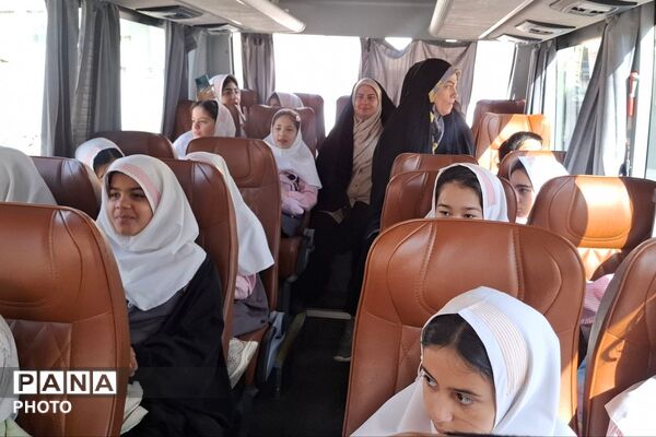 اردوی «مدرسه تا صنعت»؛ دانش‌آموزان دبستان پروین فیروزکوه