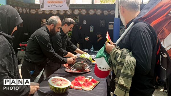  موکب کانون بسیج فرهنگیان منطقه ۱۰ در روز تشییع قائد شهید