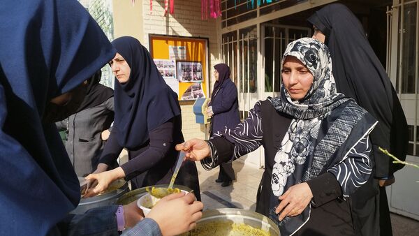 روز شاد و خاطره‌انگیز دانش‌آموزان در دبیرستان شاهد تکتم