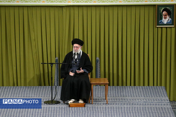 دیدار اقشار مردم با رهبر انقلاب به مناسبت چهل‌وهفتمین سالگرد پیروزی انقلاب اسلامی