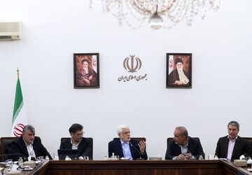 عارف: دولت هیچ تصمیمی بر خلاف منافع عشایر نمی‌گیرد