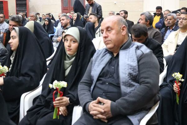 جشن بزرگ دختری من و بابام در دبیرستان شهید جهانی ابرکوه