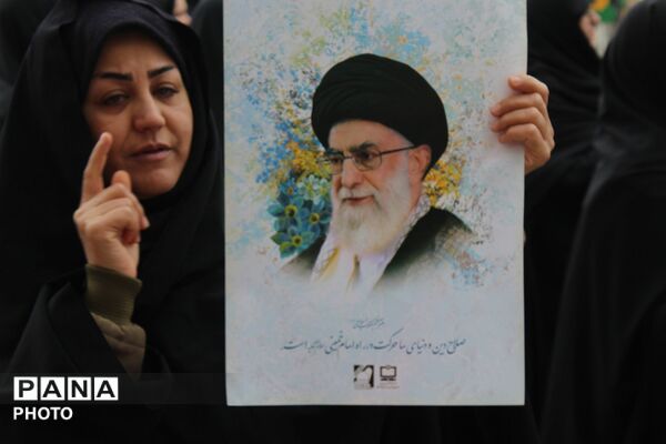 اجتماع مردم شهید پرور شهرستان فاروج در میدان رضوی در پی شهادت آیت الله العظمی امام خامنه‌ای (رضوان الله تعالی علیه) 