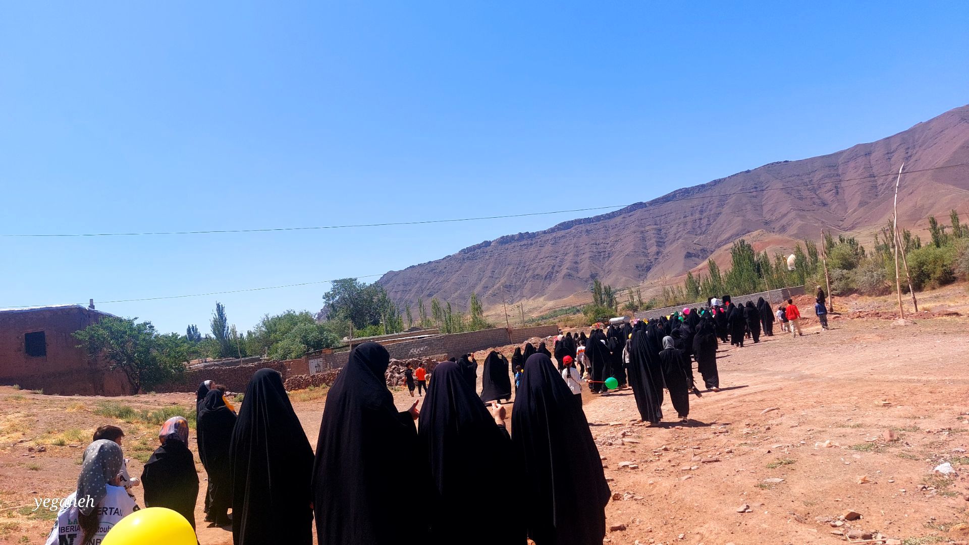 نسر در سوگ و بیعت؛ پیاده روی باشکوه غدیر به یاد شهدای حملات صهیونیستی