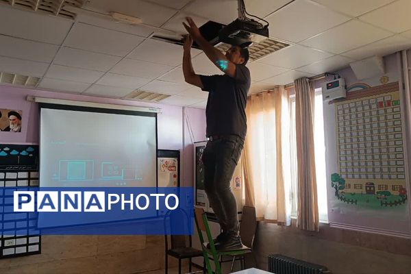 نصب و راه‌اندازی سیستم هوشمند وایرلس در دبستان علامه طباطبایی پیشوا با حضور مسئولان و امام‌جمعه