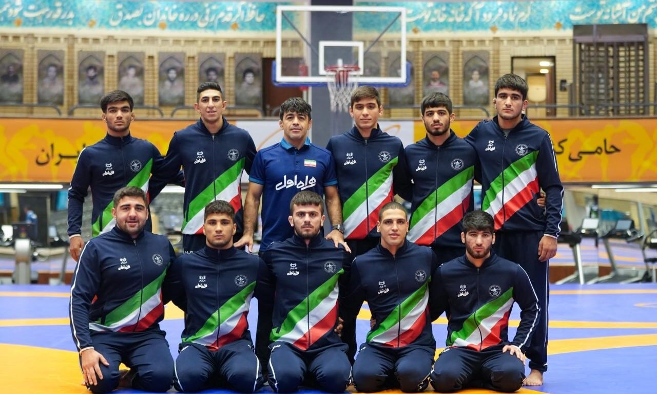 فرنگی‌کاران پسر ایران بر بام آسیا ایستادند