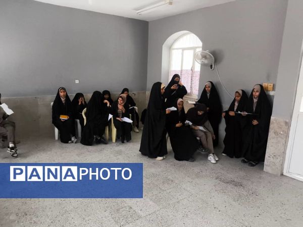 نمایش خلاقیت و استعداد نوجوانان 