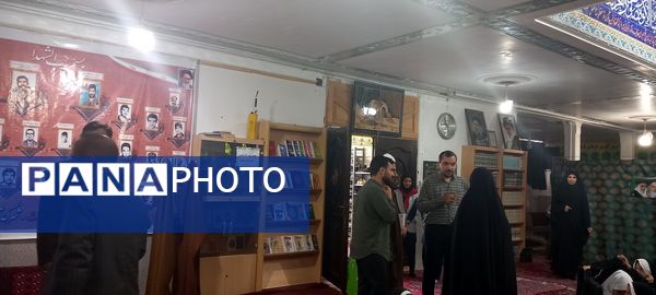 شرکت دانش‌آموزان دبستان حضرت فاطمه(س) در مراسم سالگرد شهدای خدمت