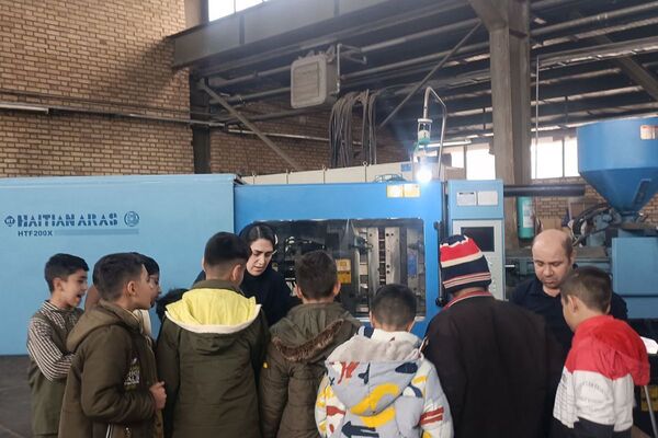 علم در صحنه عمل؛ گردش علمی دانش‌آموزان باقرالعلوم در کارخانه کیان صفا
