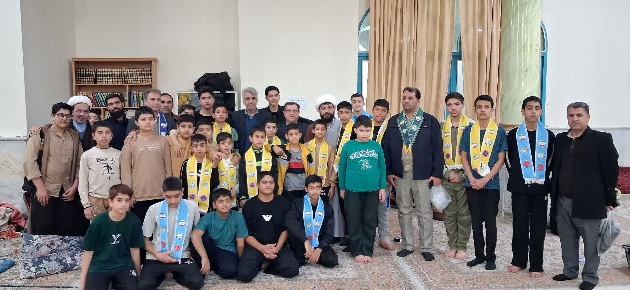 حضور مدیر آموزش و پرورش کاشمر در جمع معتکفین مسجد جامع کاشمر