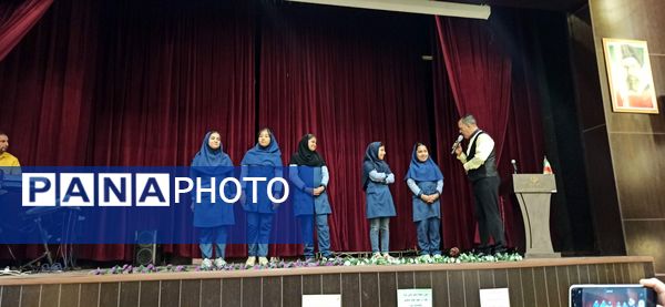 اختتامیه مسابقات ورزشی آموزشگاه هیhت امنایی ضحی ۲ در سالن غدیر شیروان