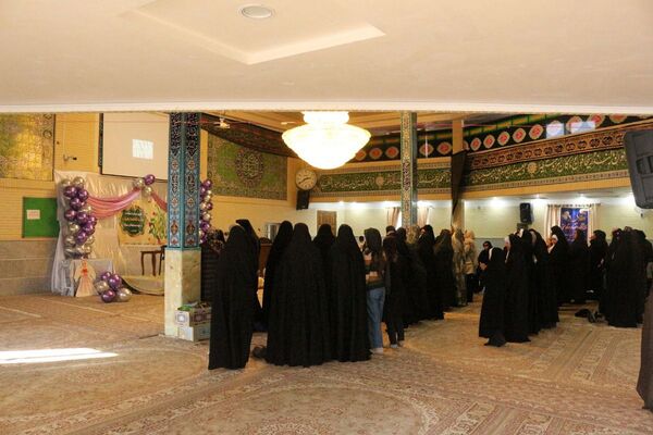 گذر از کودکی به جوانی؛ مدارس فیروزکوه میزبان «جشن بلوغ» دانش‌آموزان شدند