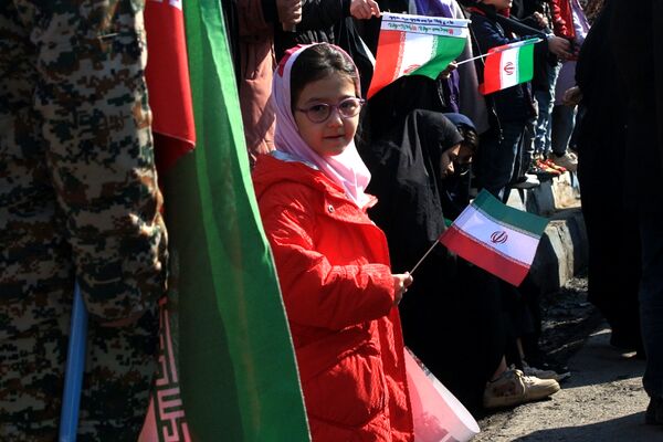 حضور پرشور مردم بهارستانی در راهپیمایی ۲۲ بهمن
