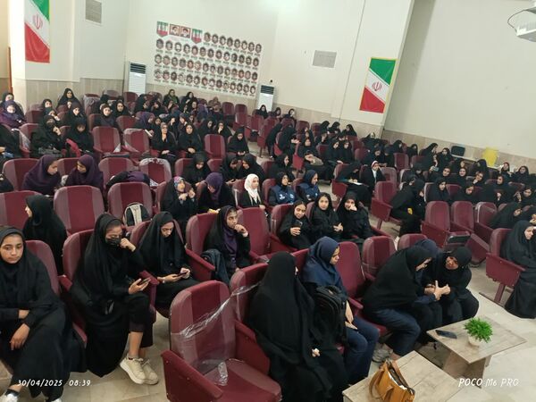 مراسم جشن روز دختر و تجلیل از دختران حافظ قرآن در شهرستان بم