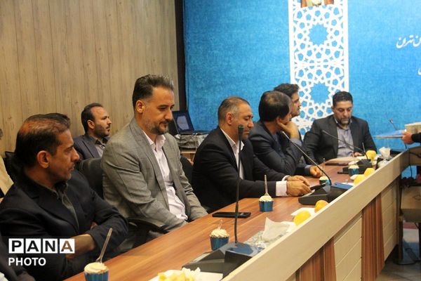 تقدیر از مدیران مدارس ابتدایی بهارستان دو