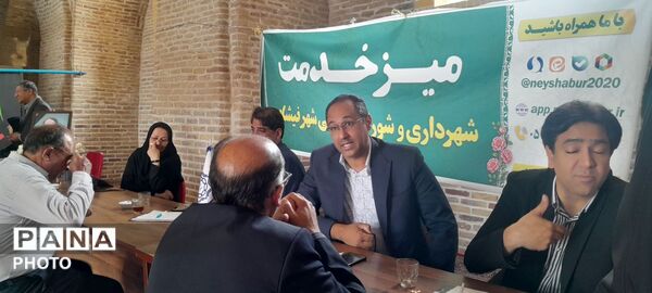 خدمت رسانی ادارات و سازمان های شهرستان نیشابور در میزخدمت نماز جمعه 