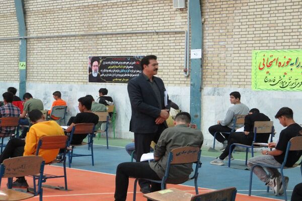 بازدید ستادی از حوزه‌های برگزاری امتحانات نهایی در شهرستان فاروج 