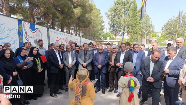 جشن روز معلم با حضور معاون پرورشی و فرهنگی وزیر آموزش و پرورش