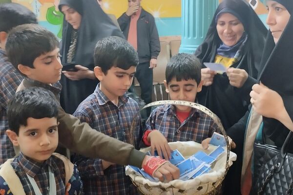 یادواره شهدا و محفل انس با قرآن در دبستان علامه طباطبایی پیشوا