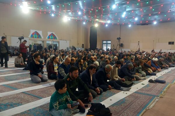 تقدیر از برگزیدگان پویش دانش‌آموزی در نماز جمعه باشکوه پیشوا