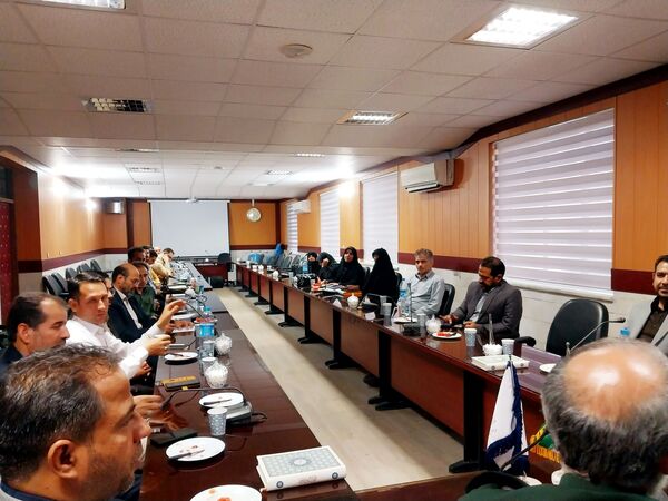 جلسه اعضای شورا و مدیران کانون‌های بسیج فرهنگیان قطب شهیدمدرس