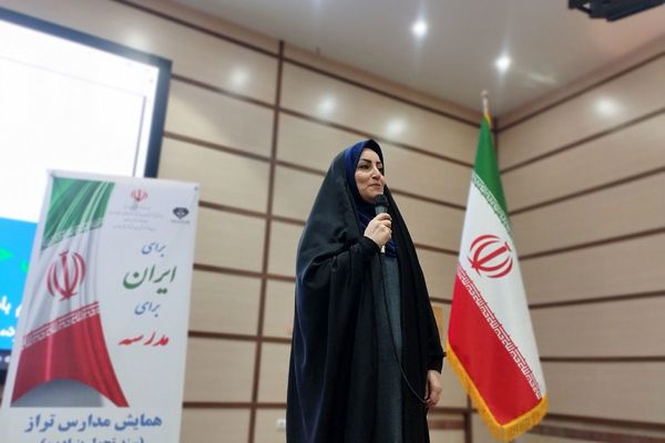 ترسیم نقشه راه مدیریت مدارس؛ برگزاری همایش مدارس تراز ویژه مدیران متوسطه اول در شهرستان قدس
